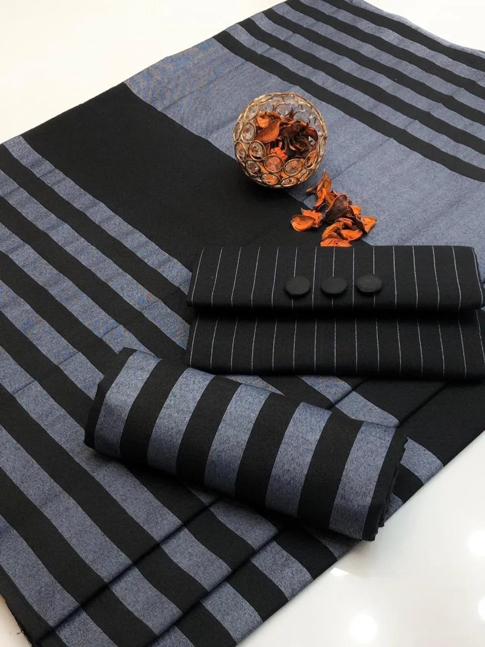 3 Pcs Women's Unstitched Printed Suit