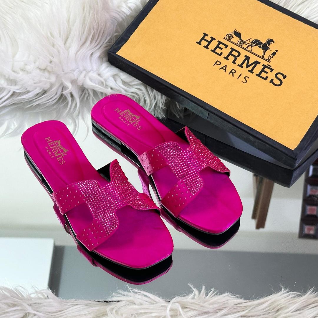 Stylish Women's Casual Slippers in Synthetic Leather - 1 Pcs