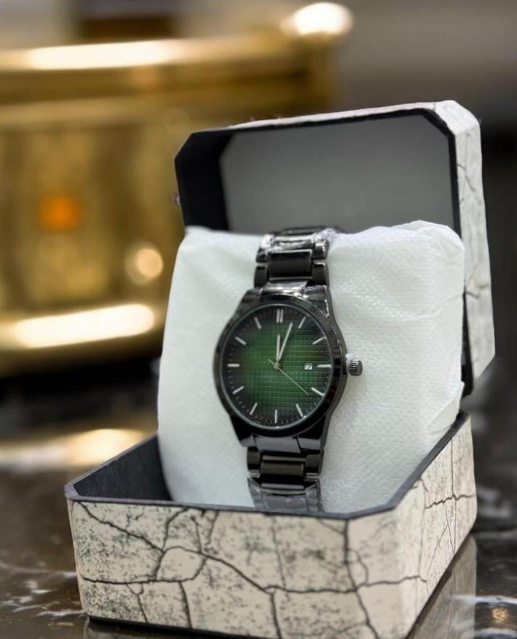 Men's Movement: Quartz Watch