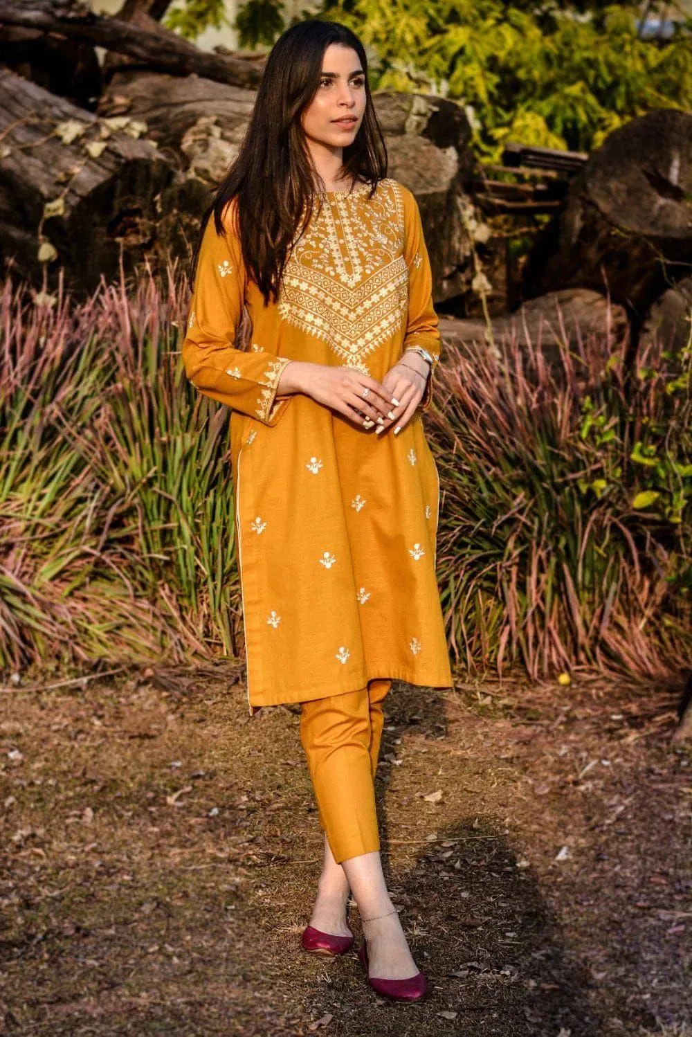 2 Pcs Women's Unstitched Embroidered Suit