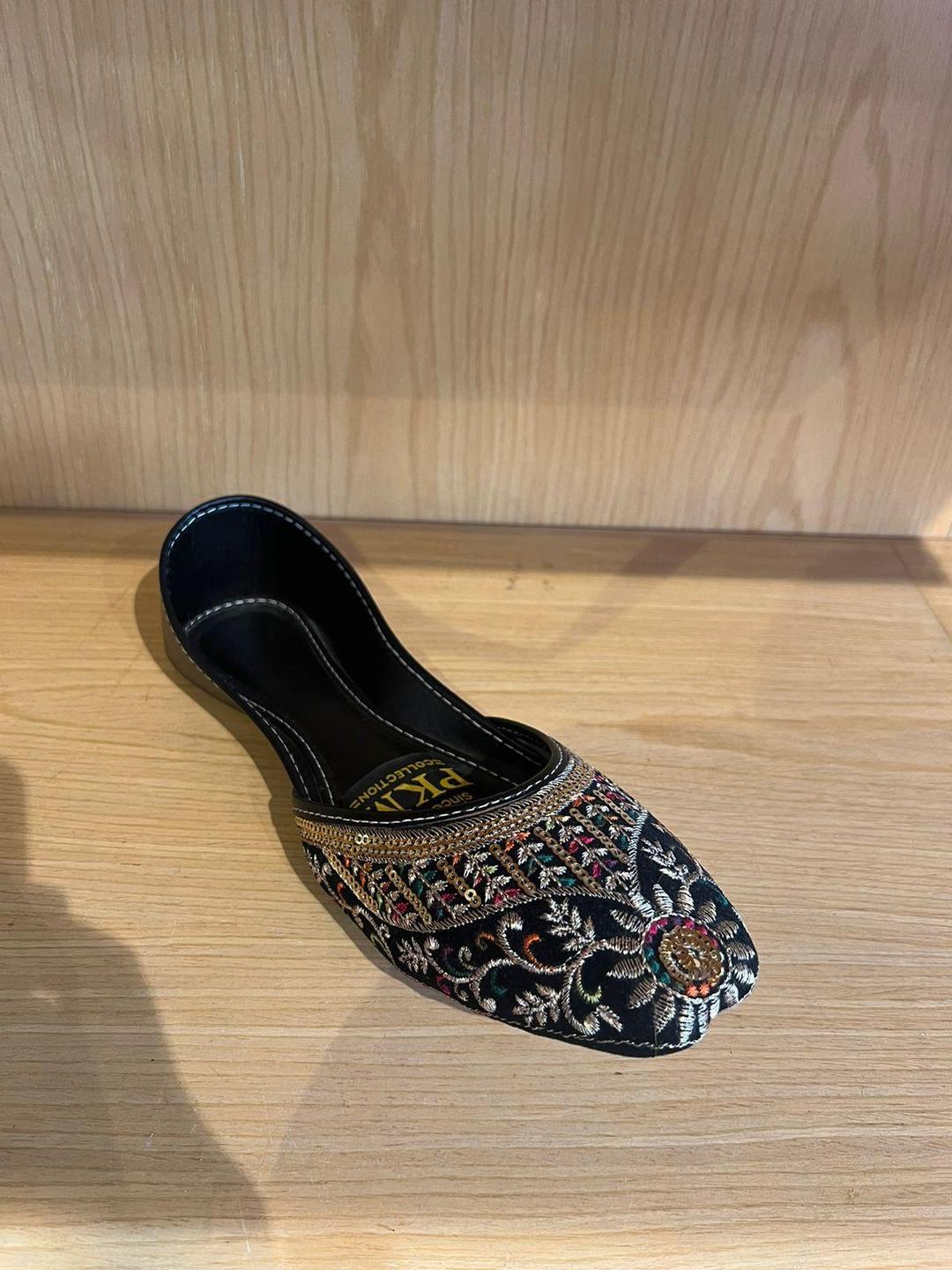 Stylish Women's Black Embroidered Synthetic Khussa - 1 Pair