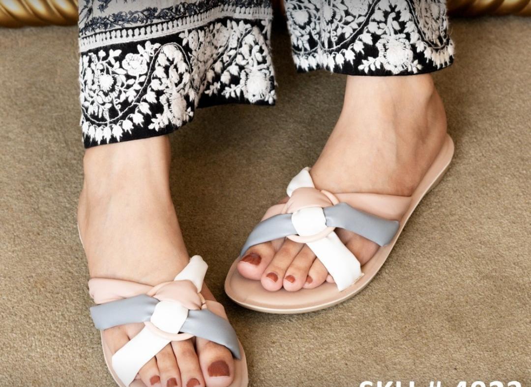 Stylish Women's Casual Flats - Synthetic Leather, Multicolor - 1 Pair