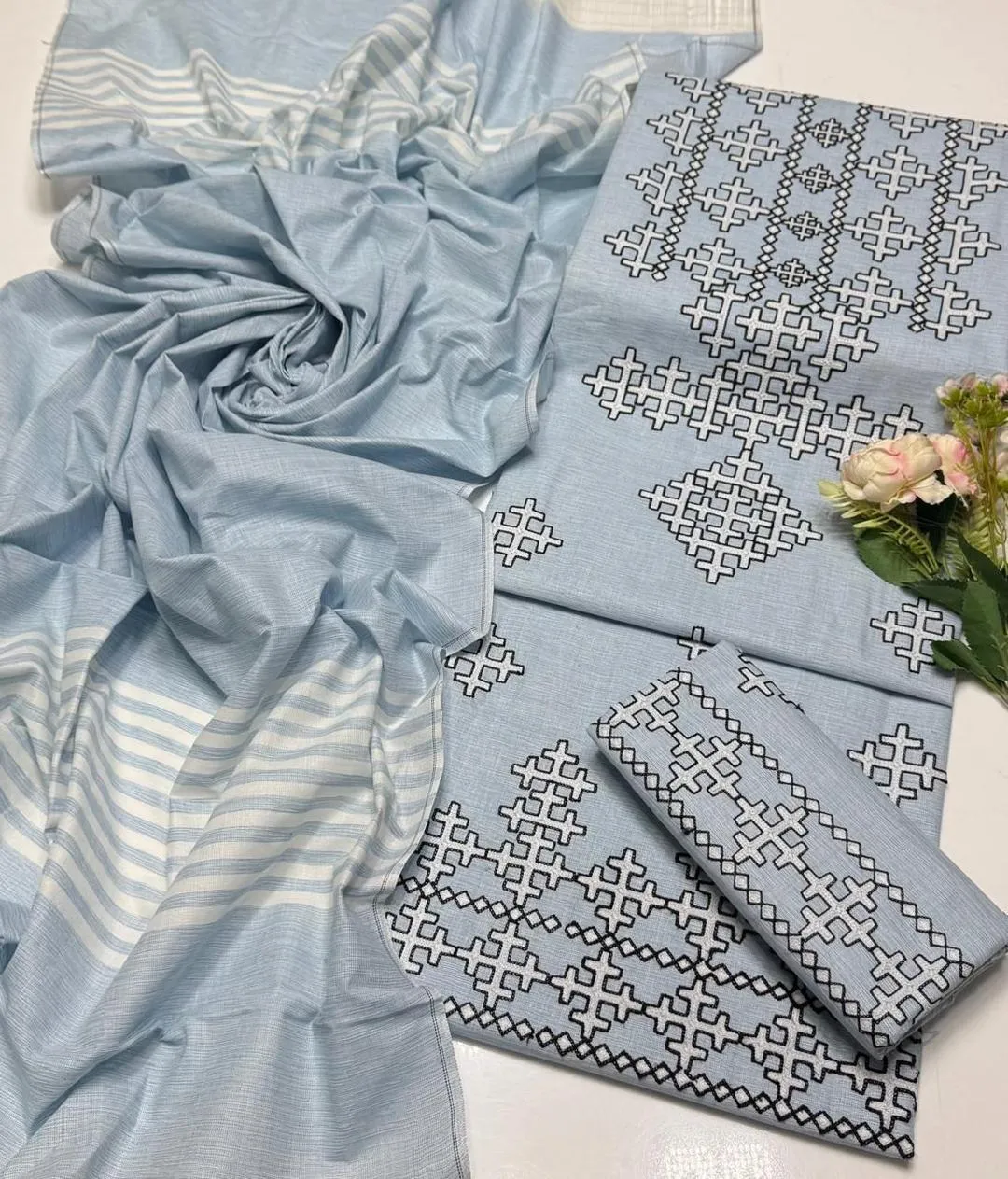 3 Pcs Women's Unstitched Embroidered Suit