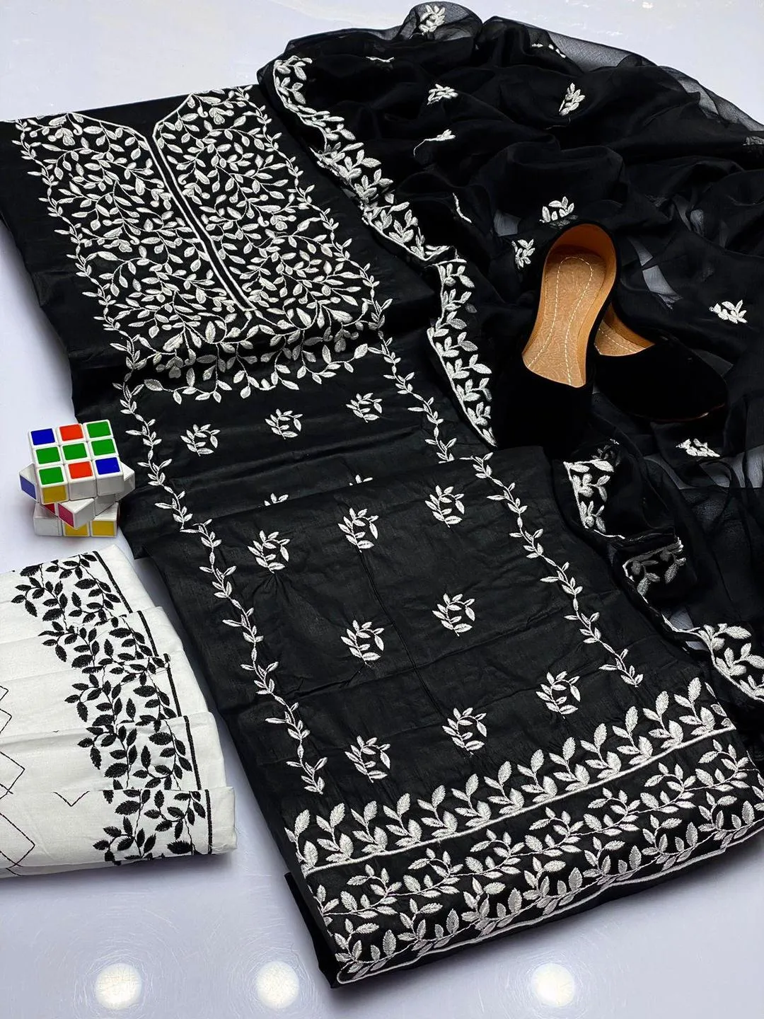 3 Pcs Women's Unstitched Embroidered Suit