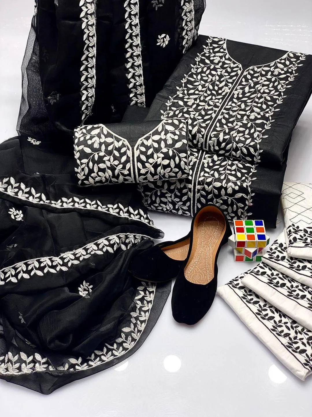 3 Pcs Women's Unstitched Embroidered Suit