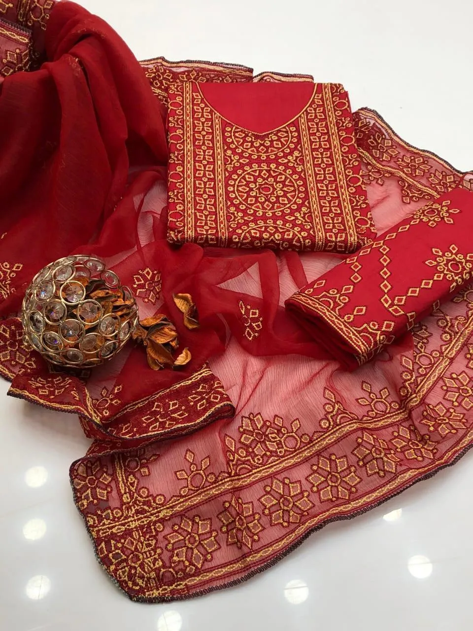 3 Pcs Women's Unstitched Embroidered Suit