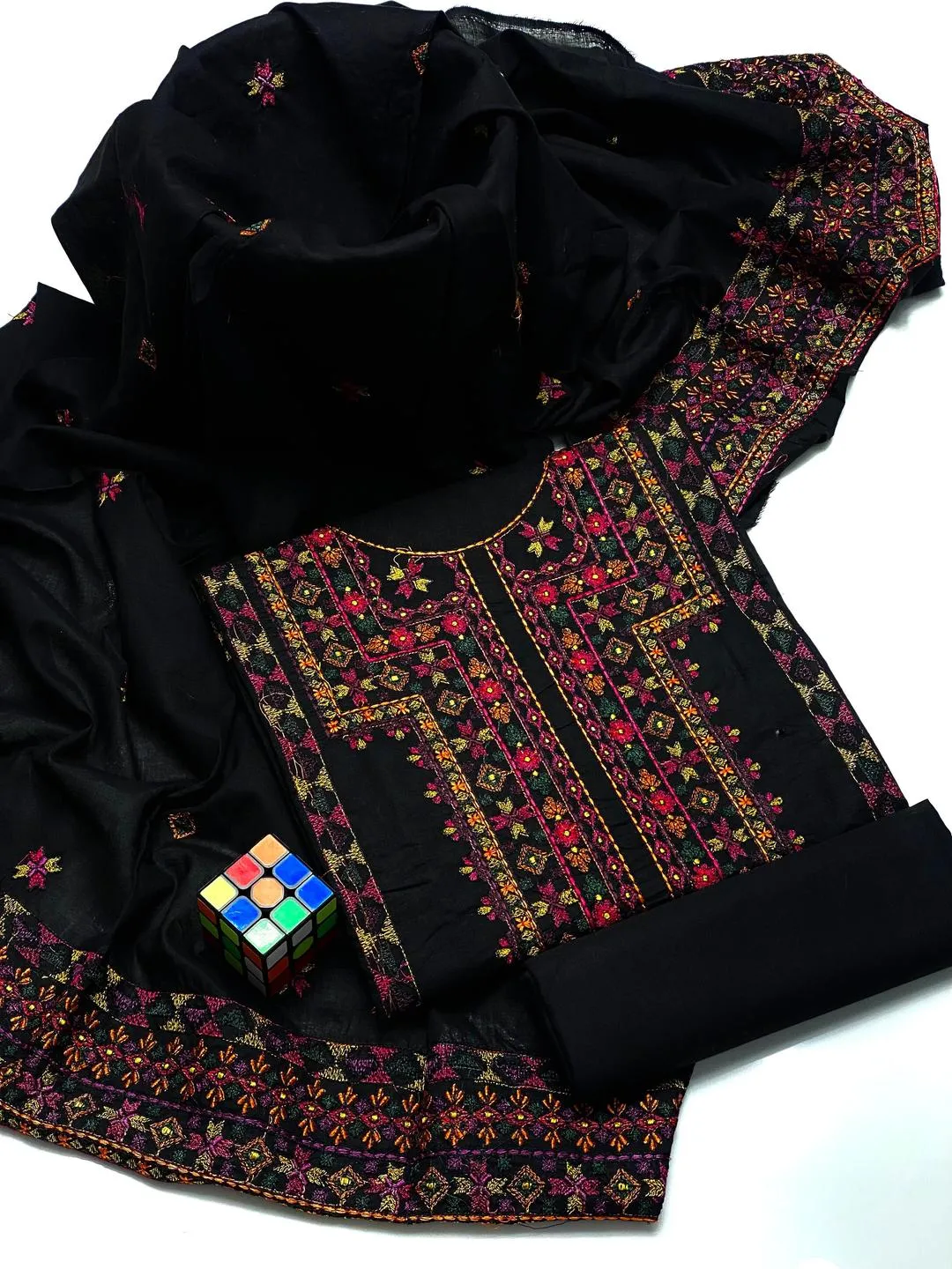 3 Pcs Women's Unstitched Embroidered Suit
