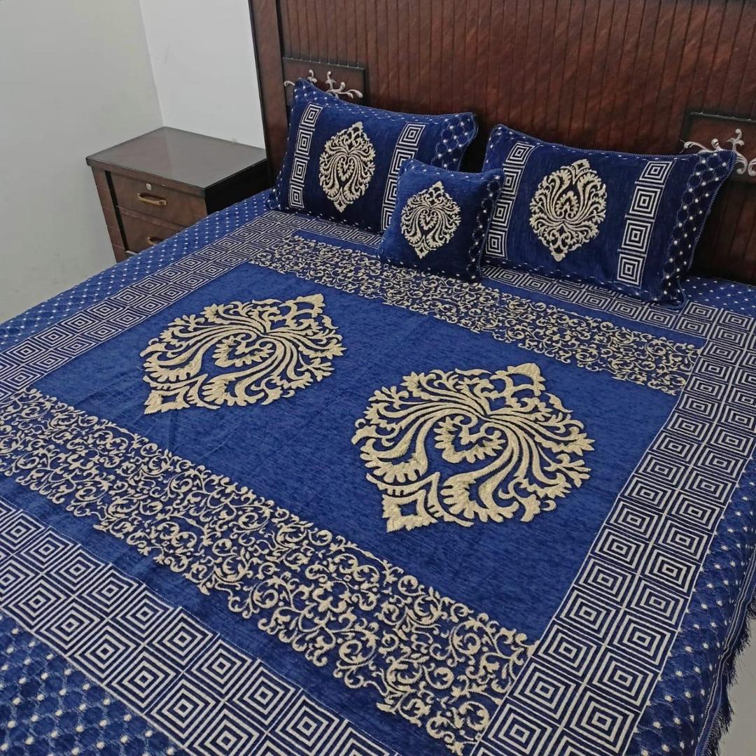 Luxurious Velvet Jacquard Double Bedsheet Set - 4 Pcs Embroidered