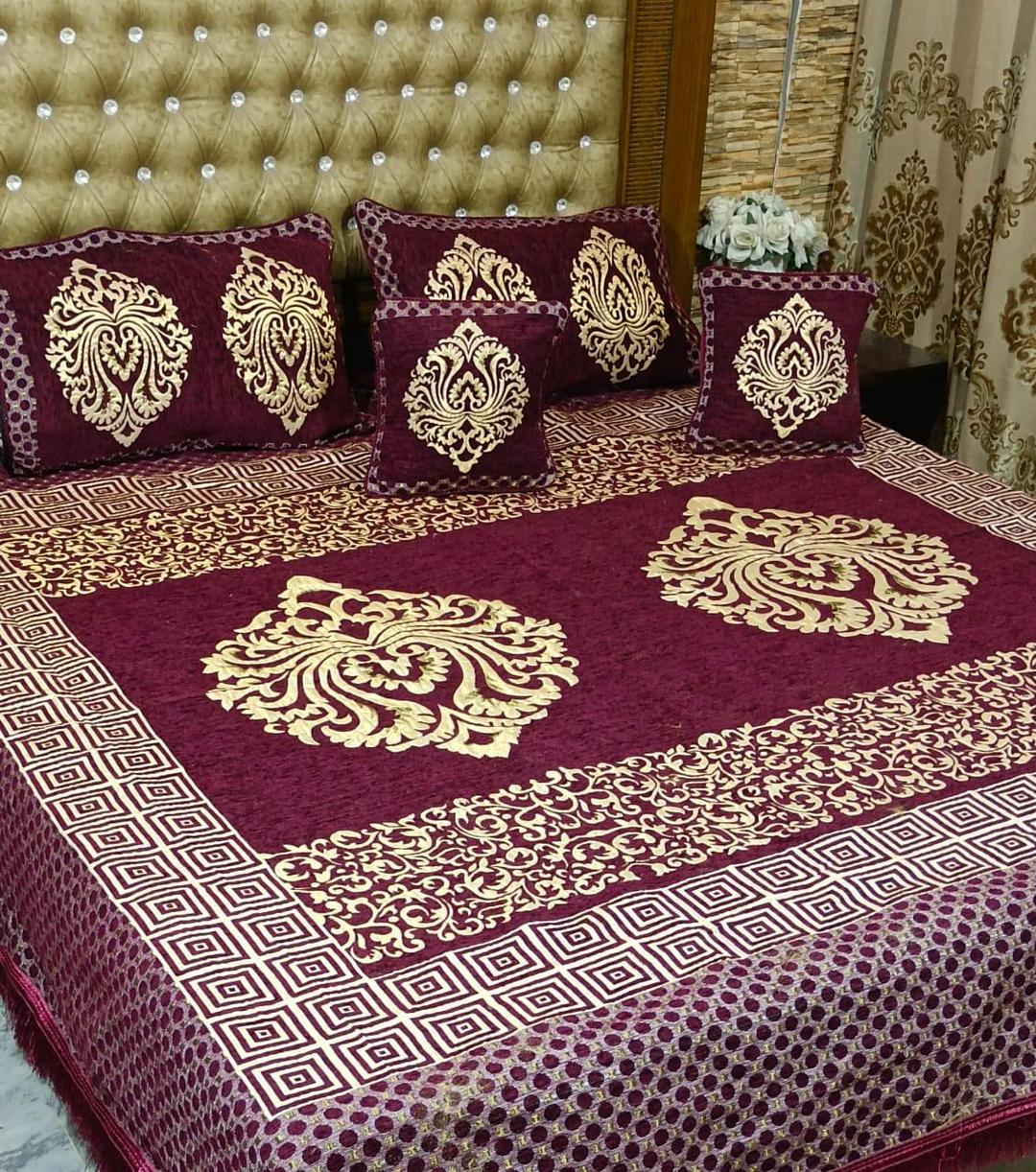 Luxurious Velvet Jacquard Double Bedsheet Set - 4 Pcs Embroidered