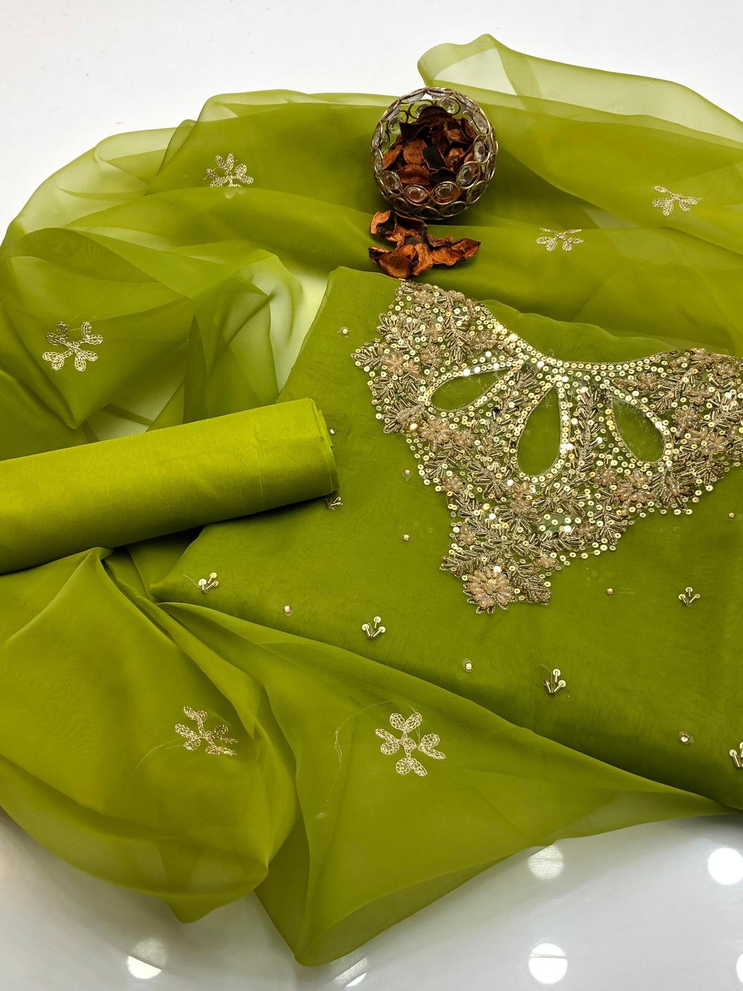 3 Pcs Women's Unstitched Hand Embroidered Suit