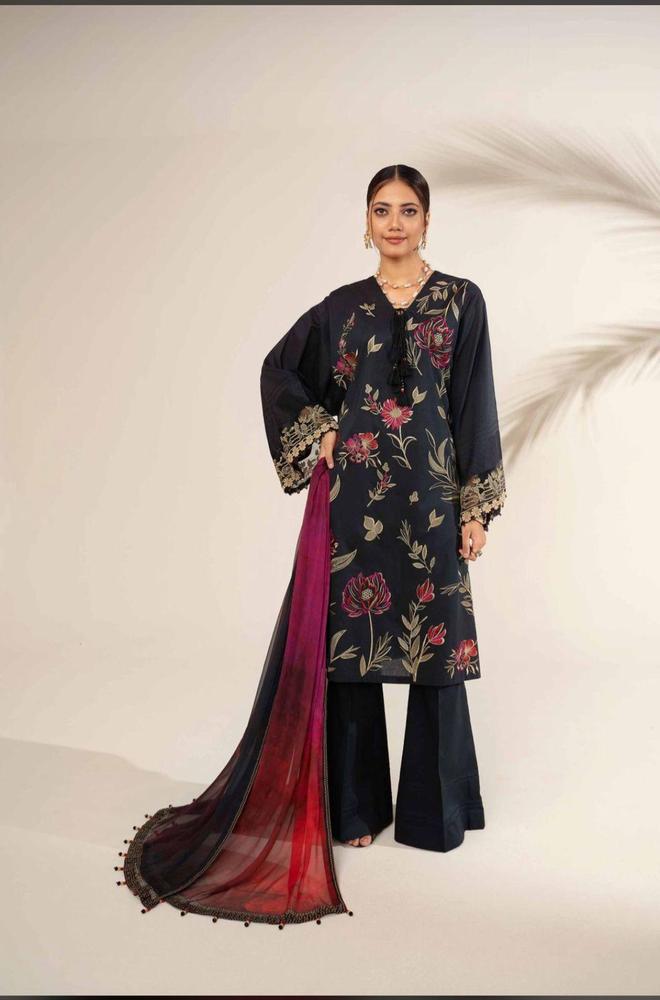 3 Pcs Women's Unstitched Lawn Printed Suit