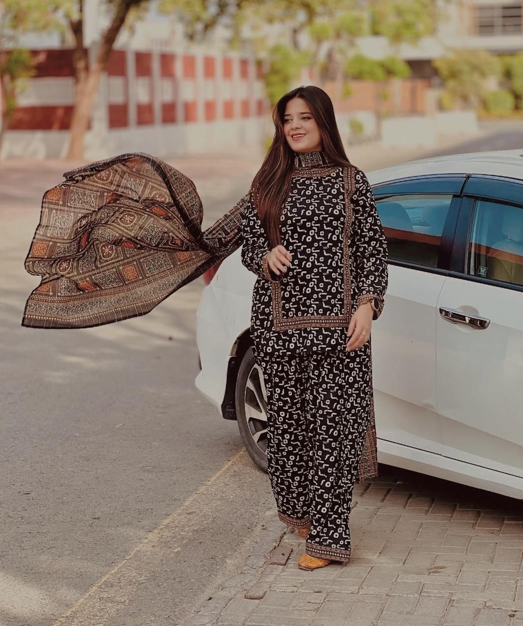 3 Pcs Women's Unstitched Printed Suit