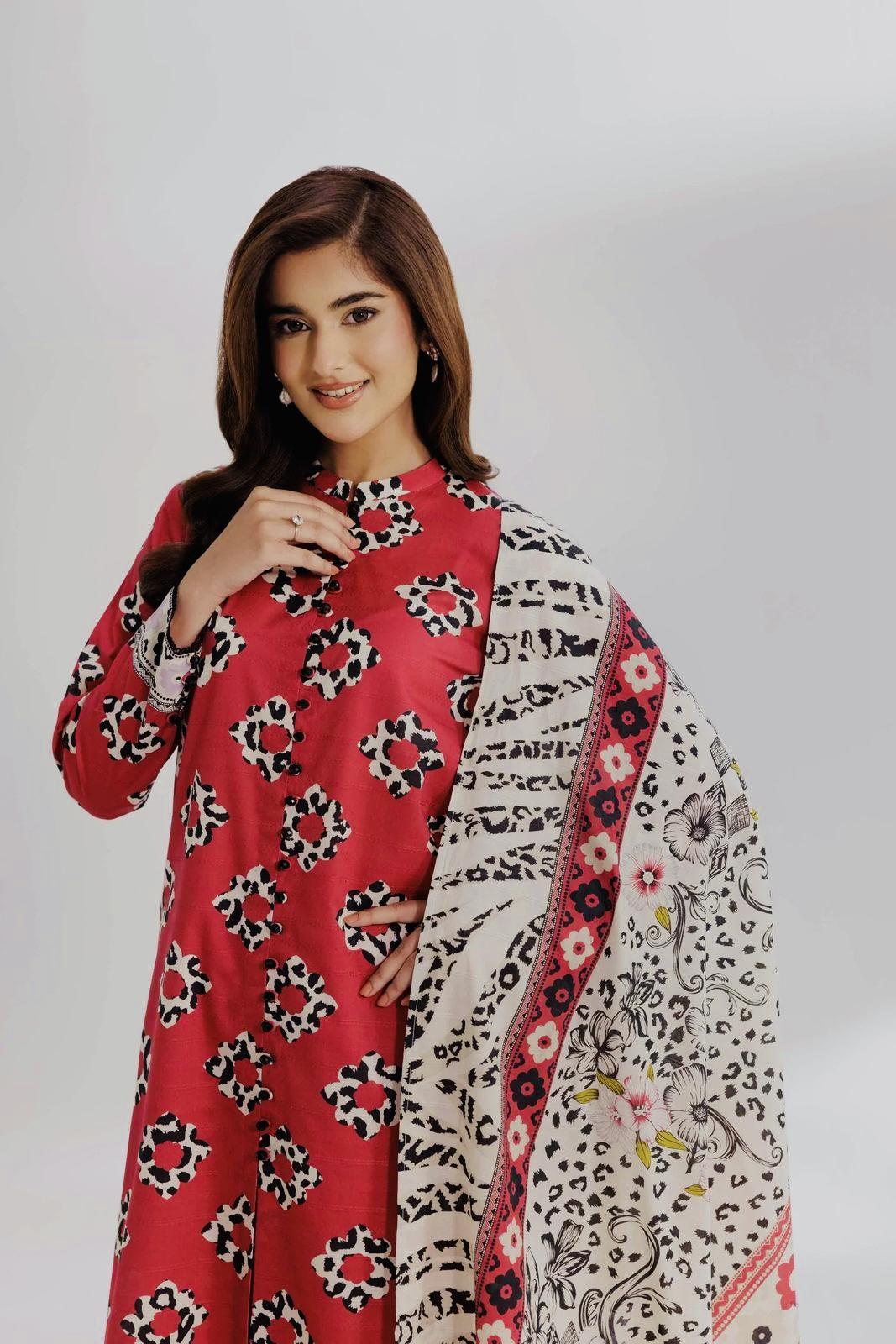 3 Pcs Women's Unstitched Printed Suit