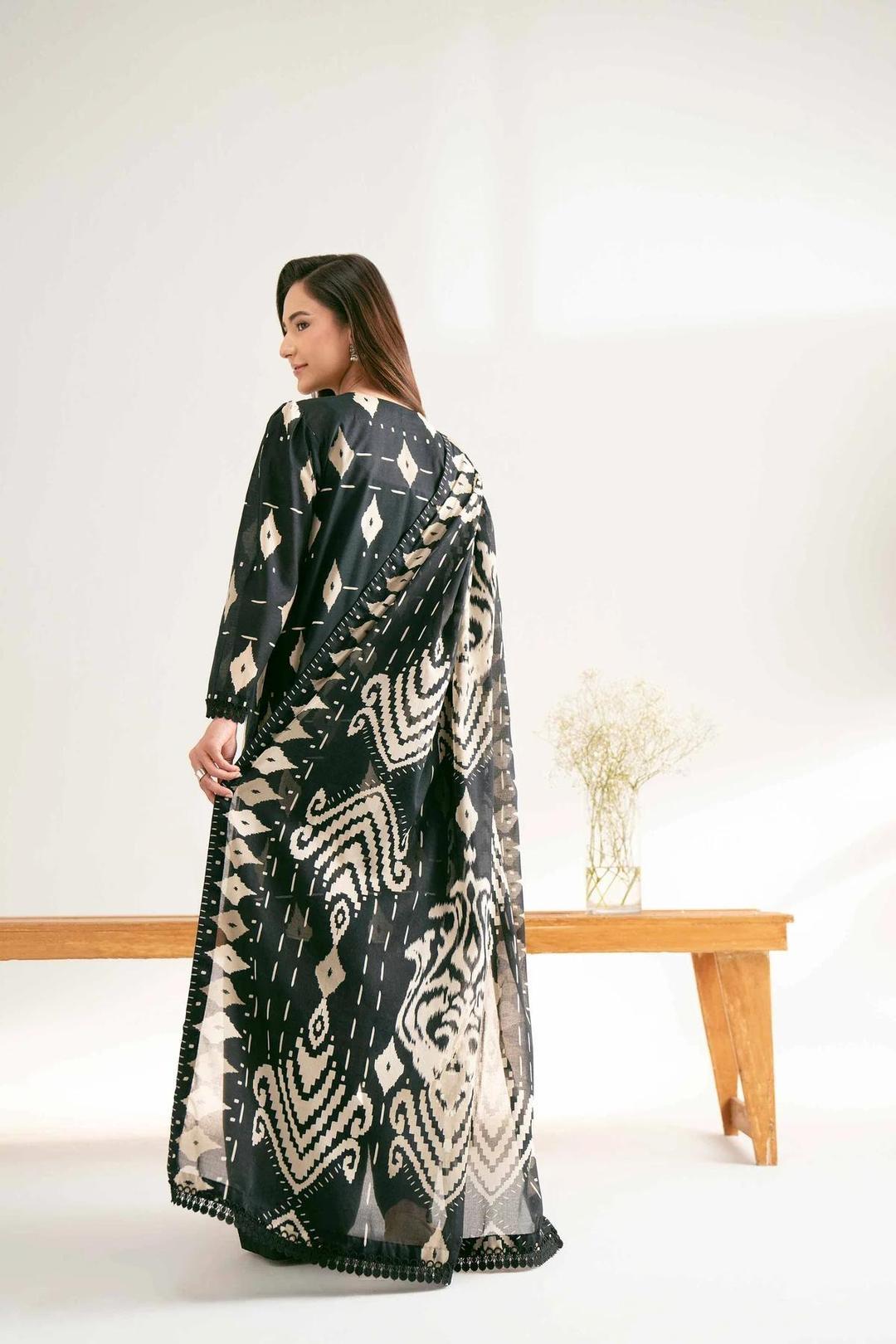 3 Pcs Women's Unstitched Printed Suit