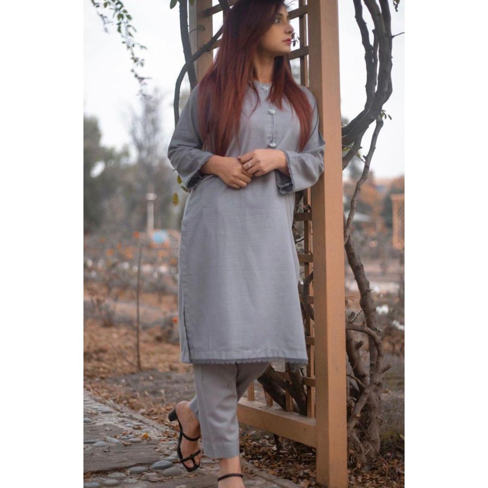 2 Pcs Women's Unstitched Cambric Plain Suit