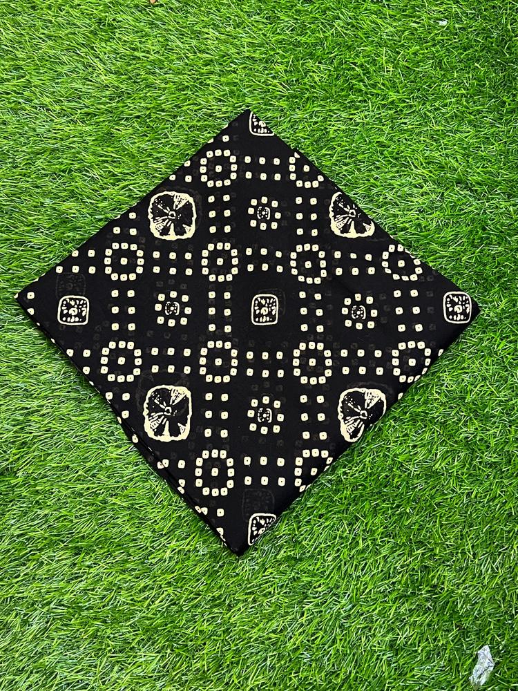 2 Pcs Women's Unstitched Lawn Printed Suit