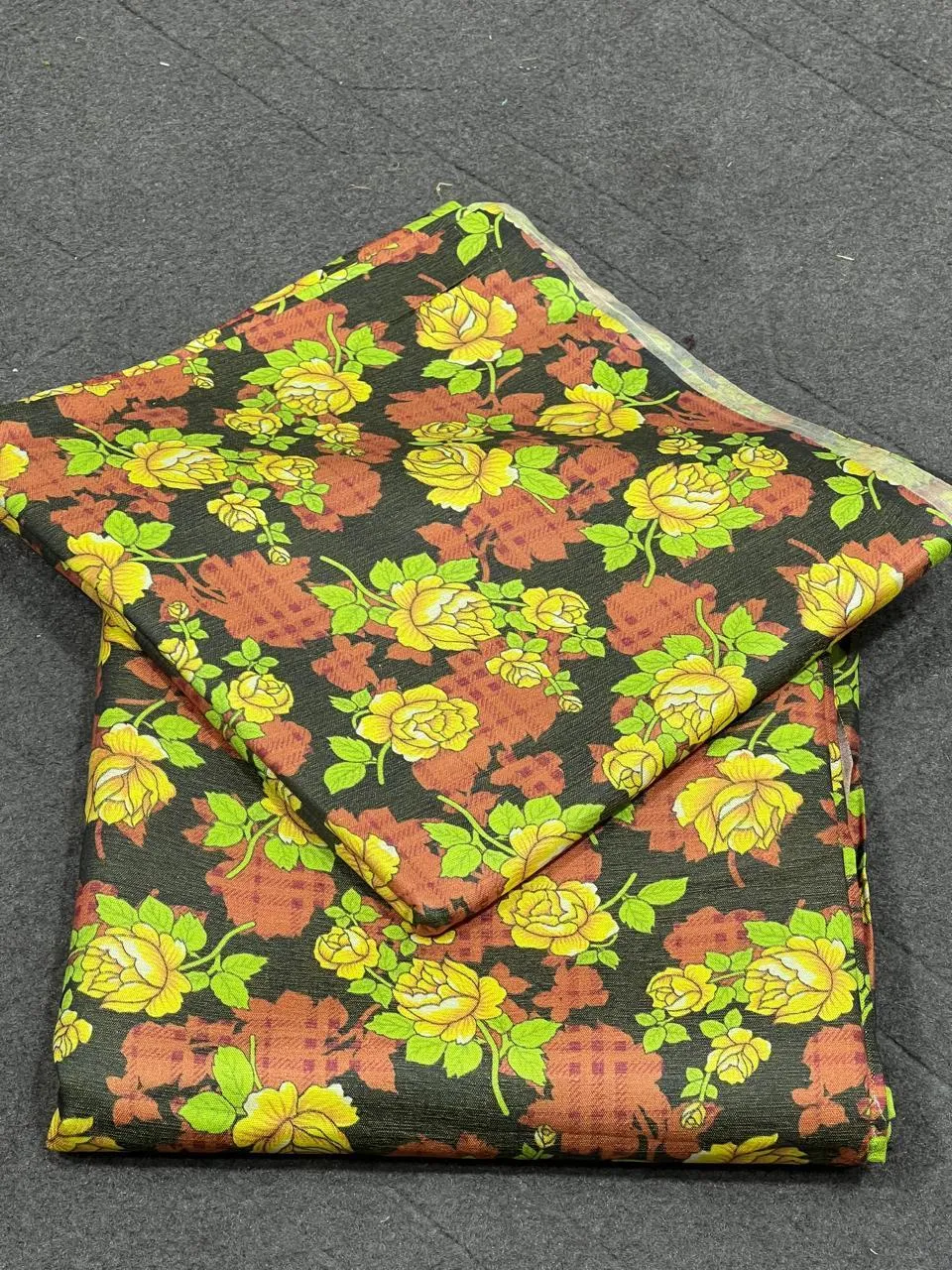 2 Pcs Women's Unstitched Printed Suit