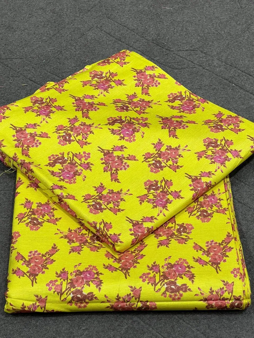 2 Pcs Women's Unstitched Printed Suit