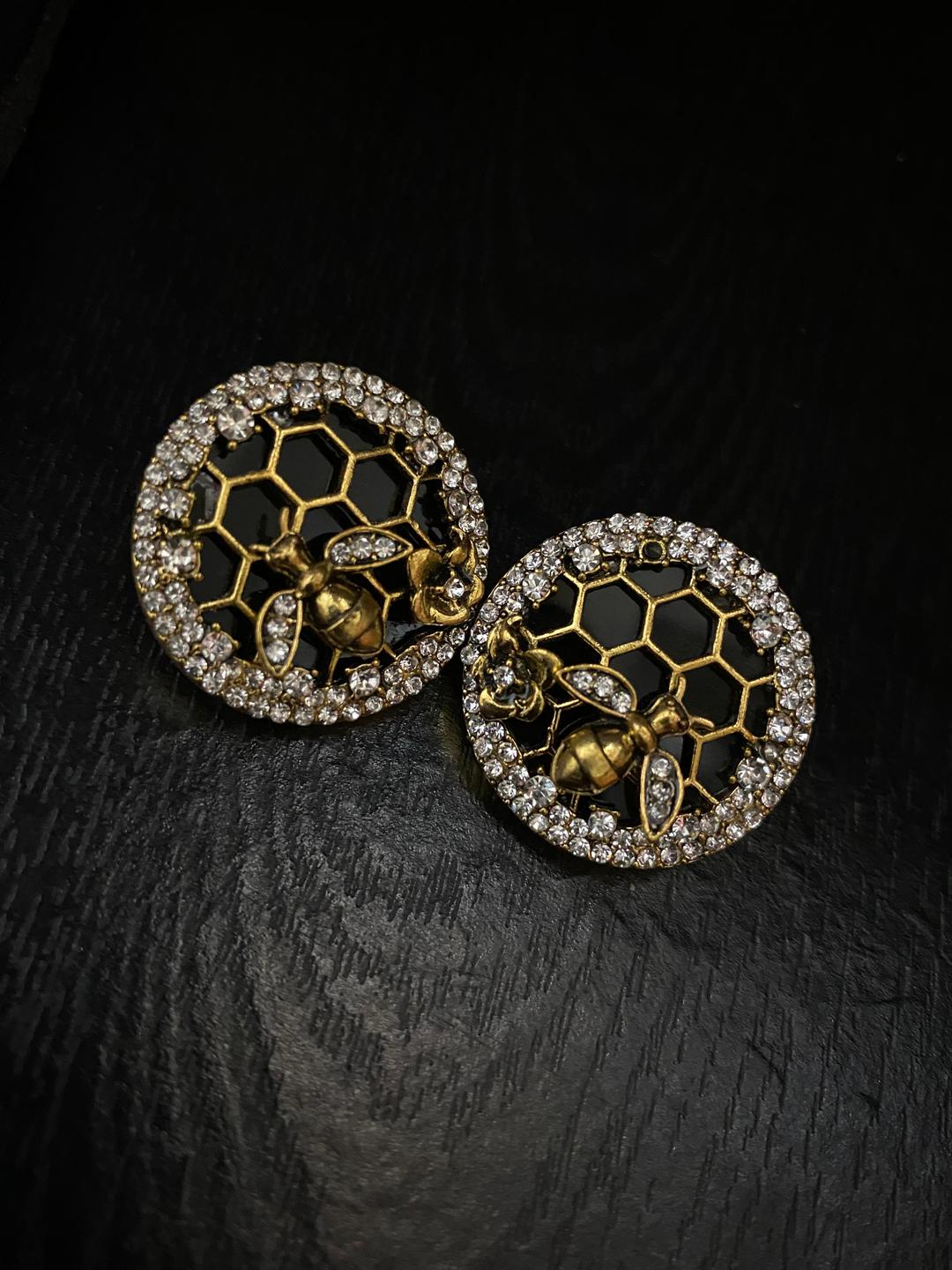 Modern Design Artificial Stones Studs