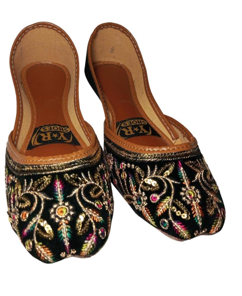 Women's Fabric Embroidered Fancy Khussa