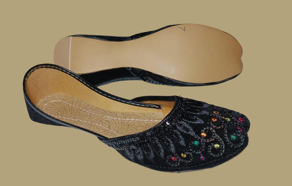 Women's Velvet Handmade Khussa