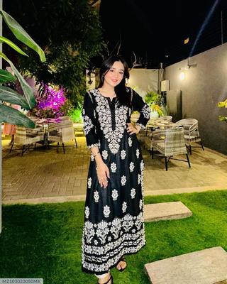 1 Pc Women's Stitched Linen Embroidered Kurta thumbnail 5
