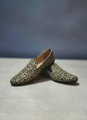 Golden Printed Men's Flat Shoes Size 9