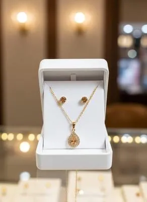 Modern Design Gold Plated Crystal Pendant Set