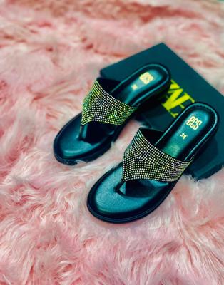 Stylish Women's PU Leather Casual Slippers - 1 Pair