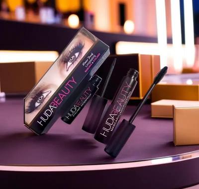 2 in 1 Makeup Deal: Liquid Black Mascara & Eyeliner Set - Perfect for Your Beauty Needs!