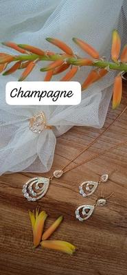 Beautiful Gold-Plated Zircone Pendant Set