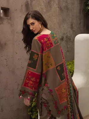 Stylish Printed Lawn Suit - 3 Pcs Set with V-Neck Design thumbnail 6
