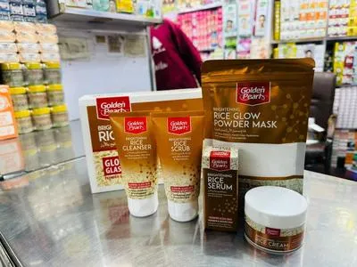 Golden Pearls Rice Facial Kit 5-Piece Whitening Set 200g Mustard