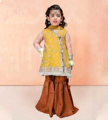 3 Pcs Girl's Lawn Embroidered Unstitched Suit