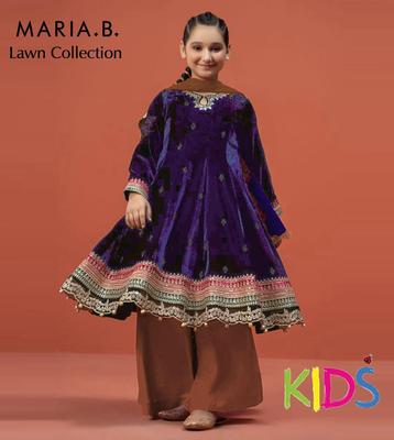 3 Pcs Girl's Lawn Embroidered Unstitched Suit