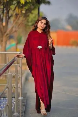 1 Pc Women's Stitched Velvet Plain Kaftan