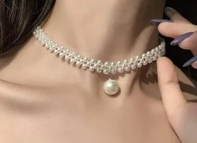 Beautiful Pearl Choker Necklace