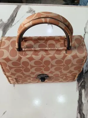  Women's PU Leather Textured bag