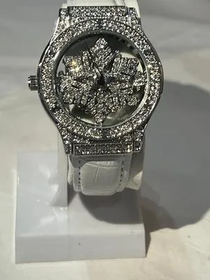 European Trend Viral Snowflake Crystal Watch – White Version