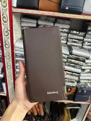 Men's Black Leather Bi-Fold Wallet with Card Slot thumbnail 3