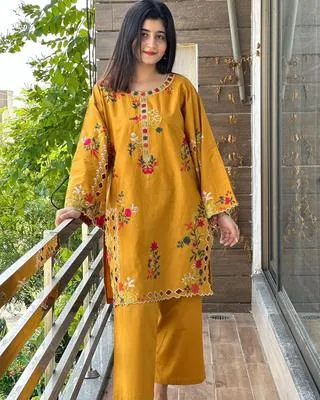 2 Pcs Women’s Stitched Linen Embroidered Suit