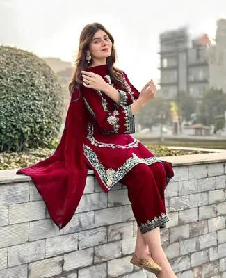 3 Pcs Women's Stitched Shamoz Silk Embroidered Suit