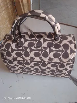 Women's Leather Plain Hand Bag