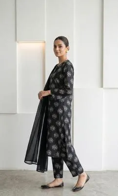 3 Pcs Women's Stitched Lawn Digital Print Suit Black Special thumbnail 2
