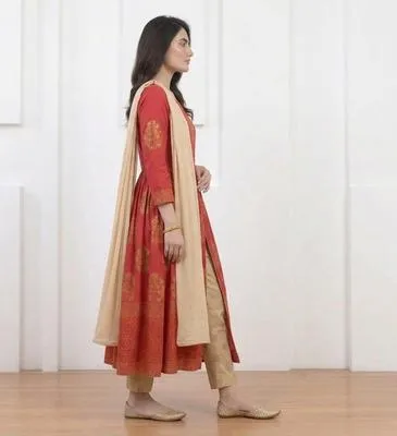 Red Block Printed Arabic Lawn Maxi Set for Women thumbnail 5