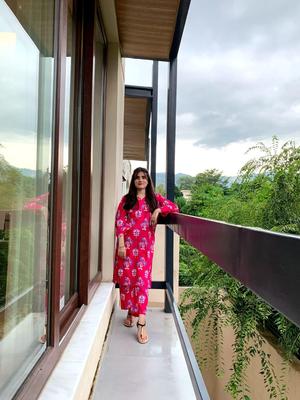 2 Pcs Women's Stitched Linen 3-D Block Printed Shirt And Trouser