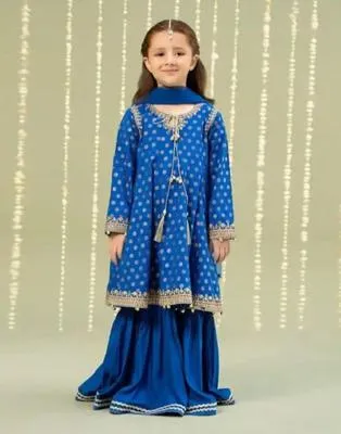 3 Pcs Girl's Lawn Embroidered Unstitched Suit