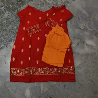 2 Pcs Girl's Arabic Lawn Embroidered Kurta And Pajama thumbnail 2