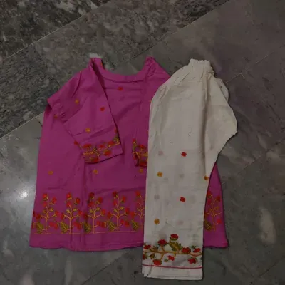 2 Pcs Girl's Arabic Lawn Embroidered Kurta And Pajama thumbnail 2