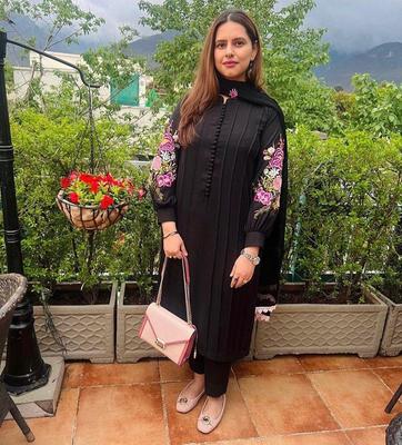 2 Pcs Women's Stitched Linen Embroidered Suit